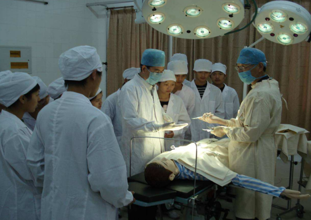 『』遭学生无情吐槽的四大专业,专业名称高端霸气,毕业生“烂大街”