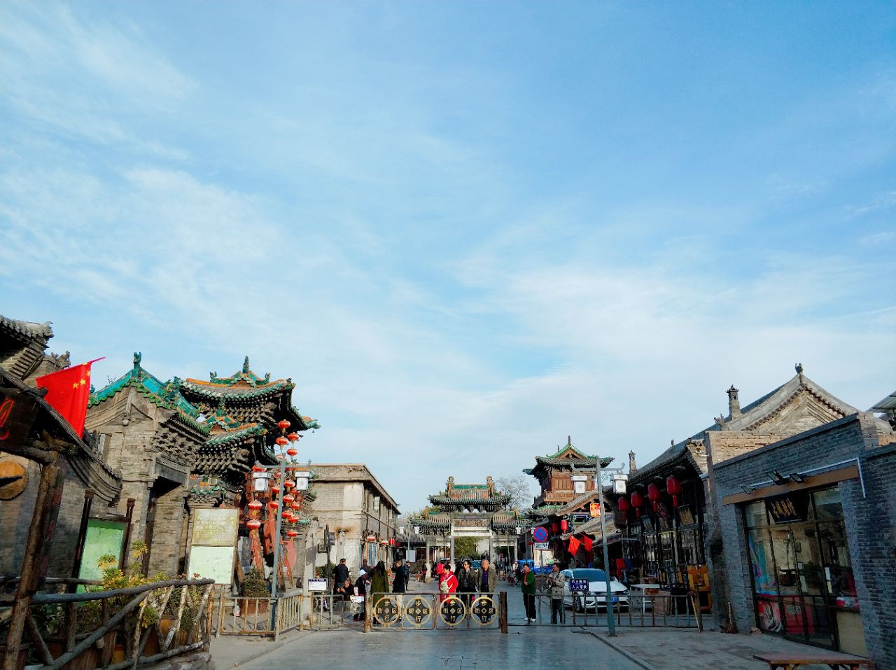 「古镇」适合一个人去的地方，想去散散步，静静的待几天