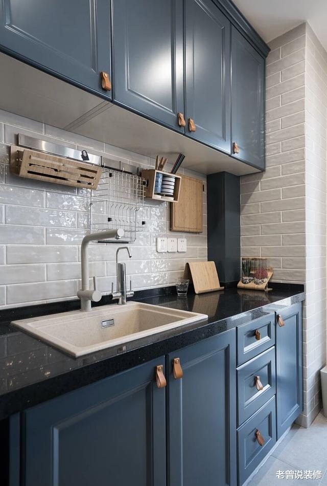 设计师|房子太小无餐厅，她在玄关打个隔断柜，客厅这样装，完美