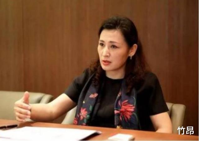 【汕头大学】汕头大学现任女校长，被网友冠以“最美”称号，她因何受人喜爱？