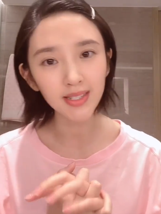 唐艺昕|唐艺昕首次分享护肤步骤，看清她产后素颜皮肤，难怪张若昀这么爱她