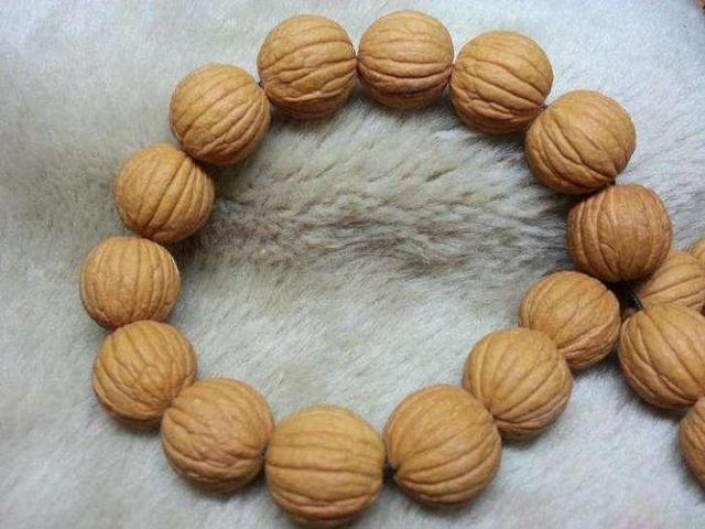 「核桃」美爆的猴头核桃渐变包浆，如何盘玩出来