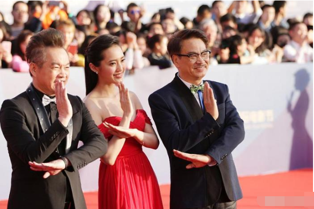 许冠杰|谭咏麟曾给他作陪，许冠杰是他手下败将，他却在当红时退出乐坛去演配角？