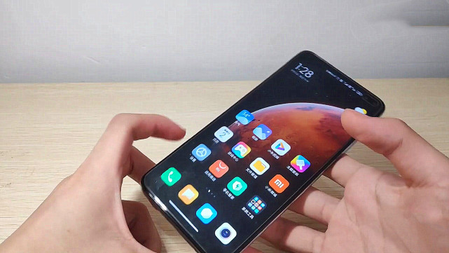 5G|realme V5打破5G市场的价格下限，对比红米K30i，孰强孰弱？