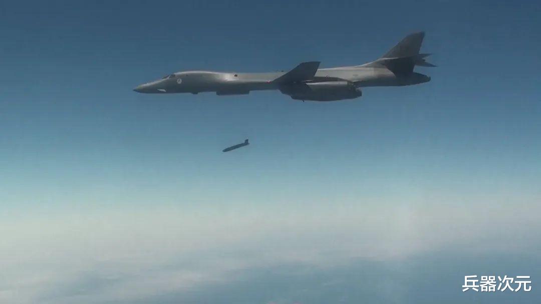 【轰炸机】18国联军完成集结，40000名士兵开赴前线，美国轰炸机率先开火