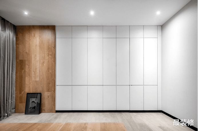 大户型|5层409平超大户型，白色为主的温雅美居，三层休闲区最为出彩