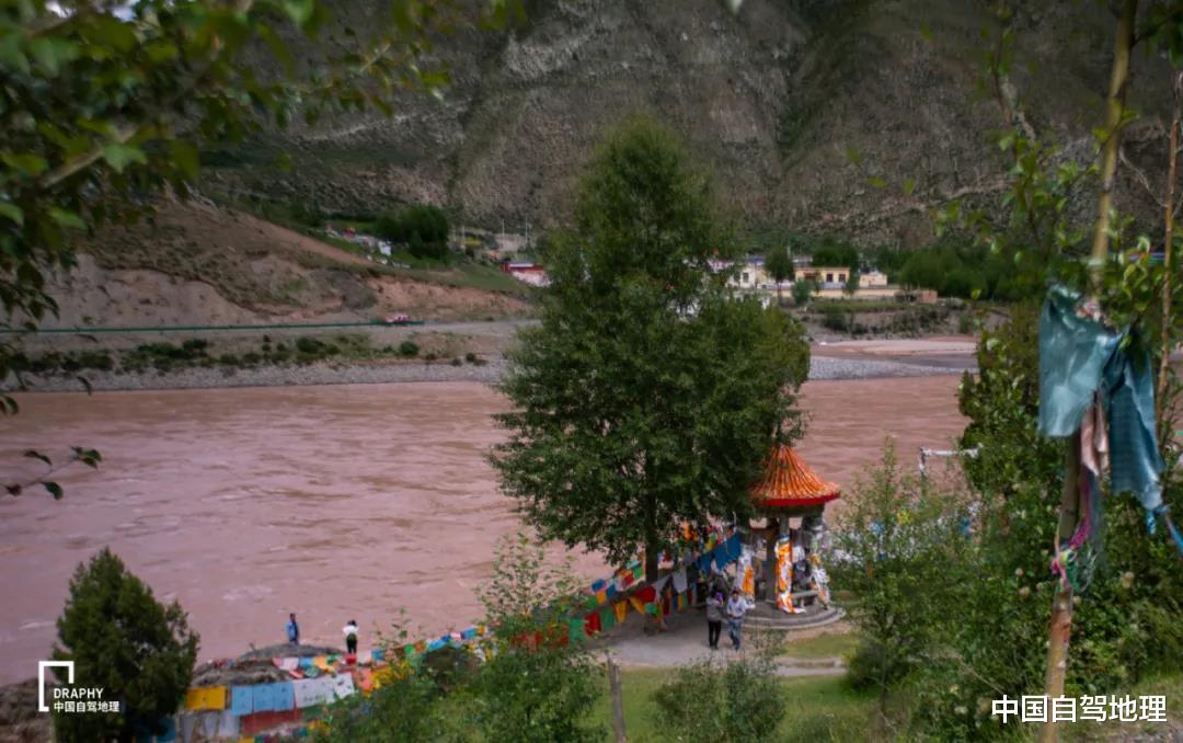 玉树|青海这座比拉萨更神秘的高原新城，究竟有怎样的原始风景？