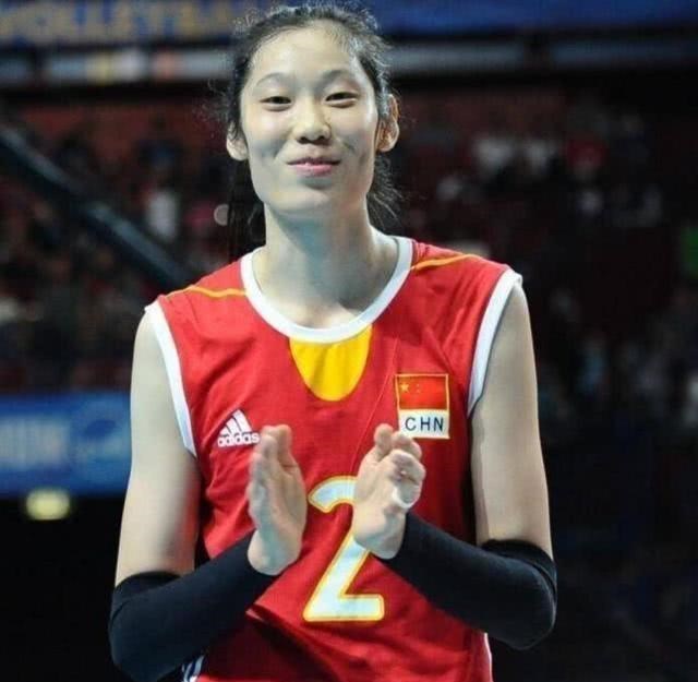 「朱婷」女排朱婷谈择偶，四个指标必须达到，网友：说的不就是李童吗？