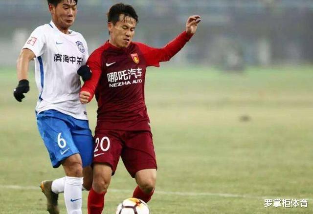 #胡人天#他巅峰期是国足10号球员,如今难寻下家,曾因“2过9”饱受争议!