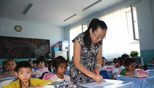 教师|取消事业编制已启动！打破教师的“铁饭碗”，有利于教育的发展？