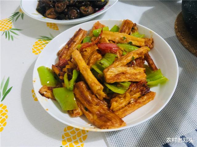 香菇|第一次陪男友回家,准婆婆下厨做一桌菜招待,这样还能嫁过去吗?