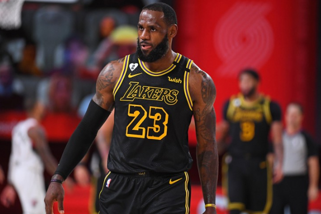 湖人队|380万！湖人拯救NBA收视率！中国一企业却赔惨了