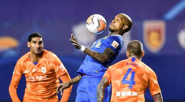 教练|中超最佳教练不能夺冠原因找到,昏招频出自信过度,靠运气赢球