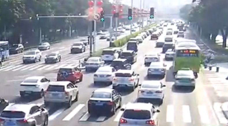 珠海交警|?金鼎孕妇大出血紧急请求绿波，交警却给她放了一个长长的红灯！