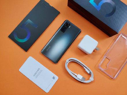 诺基亚|iQOO 5火力全开，表现强劲的性能旗舰带来极致游戏体验