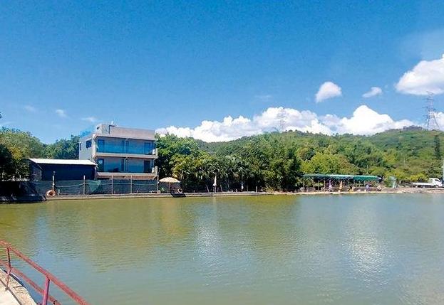 郑伊健|参观郑伊健的家：在香港包鱼塘，住村屋，跟蒙嘉慧过着归隐般生活