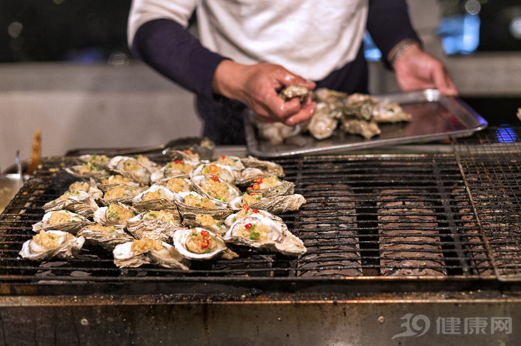 致癌物：30岁男子患大肠癌晚期！医生叹息：是被这个习惯害了