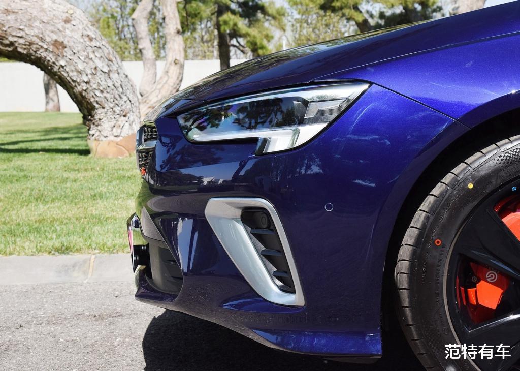 别克君威|跌至13万，车长4米9，配2.0T+9AT，爆237马力，不买雅阁就买它