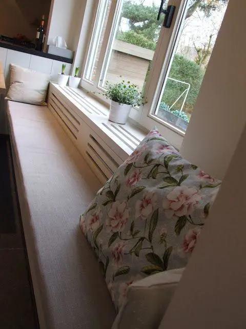 飘窗▲飘窗不砸,顺势扩大打一圈柜子,凹下去30公分就是卡座,真是高明