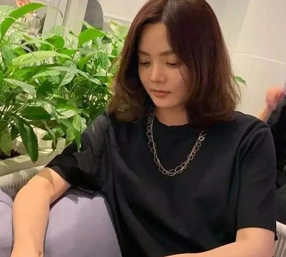 结婚|娱乐圈第一对中韩夫妻离婚？结婚请邓伦当伴郎，今孤身带娃回韩国