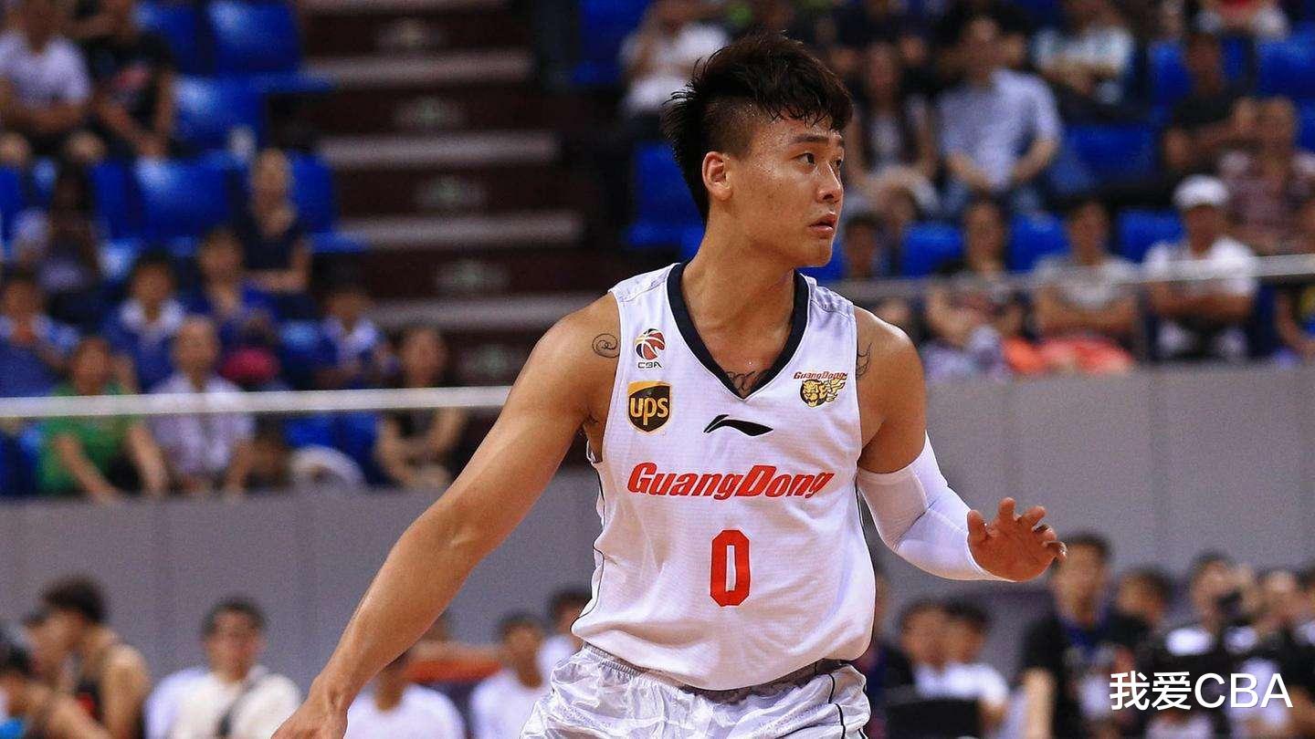 广东男篮：CBA自由市场重磅大鱼，24岁国手即将结束合同，恐遭俱乐部哄抢