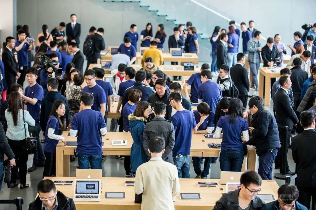 蓝魔|永久关店,裁员上千人,市值10万亿的微软嗅到了什么?