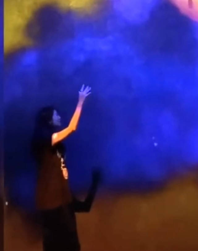 二胎|安以轩兴奋晒二胎孕肚，怀孕六个多月状态很好，此前曾见红需保胎
