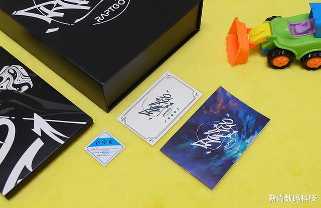 耳机|耳机虽小容四铁，声音一出震天下，一款可挂耳的高保真运动耳机