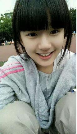 赵露思|被网友质疑整容，赵露思怒甩童年照，粉丝：从小到大一模一样