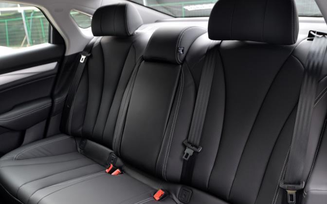 『吉利博瑞』通过对比，入手吉利博瑞而不考虑本田雅阁，车主感言：十个字！