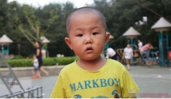 张峻豪|5岁上春晚，为父母年挣百万的张峻豪，为何后来没有任何消息了？