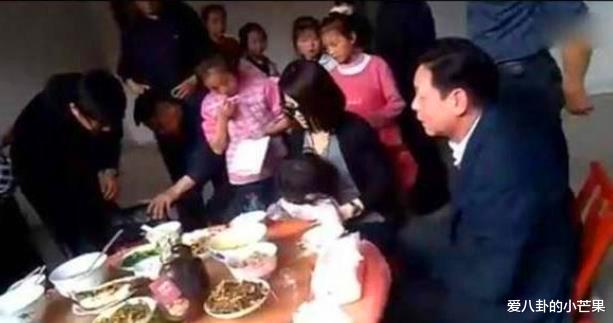 |明星回老家：有的带巨款赠乡亲，有的耕田接地气，只有她摆领导架子耍大牌