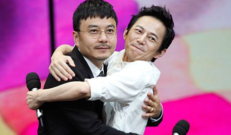 周杰伦▲二十岁娶三妻生三孩, 曾想索吻谢娜侮辱金星, 现在街头商演无人认识