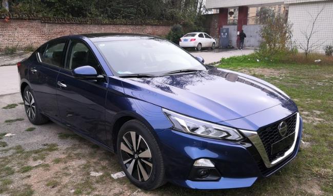 日产天籁|预算18万提辆日产天籁值吗？用车2000公里后，车主说出了优缺点！