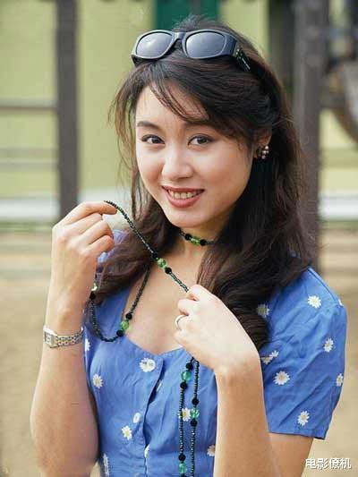 蔡少芬■替代关咏荷,熬走宣萱陈慧珊成一姐,婚后却失势,如今是人生赢家