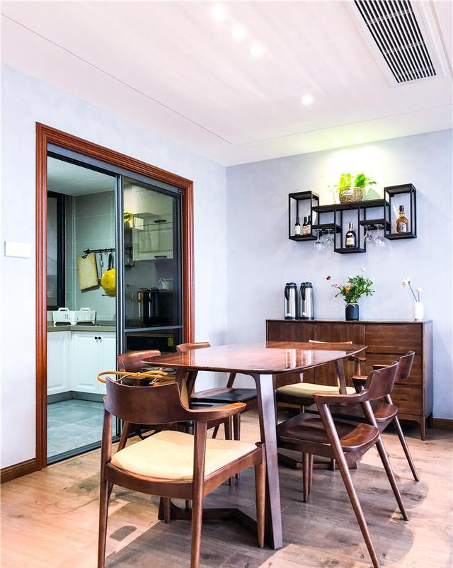 ▲就贪这个大露台，坚持买了顶楼，朋友一来都往露台跑！