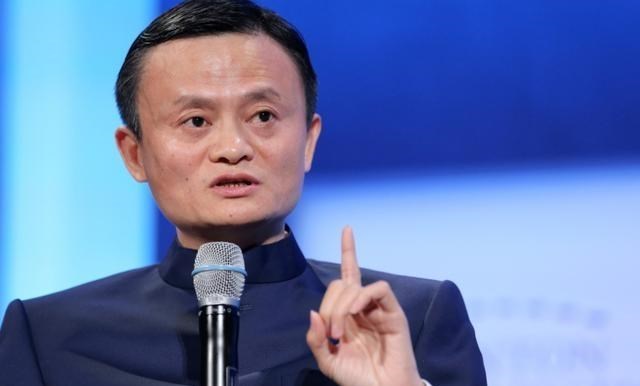 巴菲特 “隐形”世界首富：90岁的他坐拥8000多亿银行存款，年利息160亿