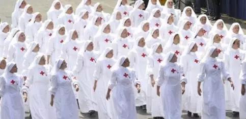 【】阅兵呢，能不能严肃的看完？！