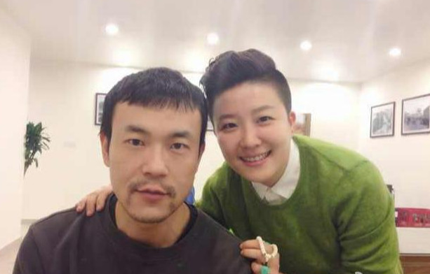 关晓彤|关晓彤还有个亲姐姐！关晓丹去世四年，父女二人像没事人一样