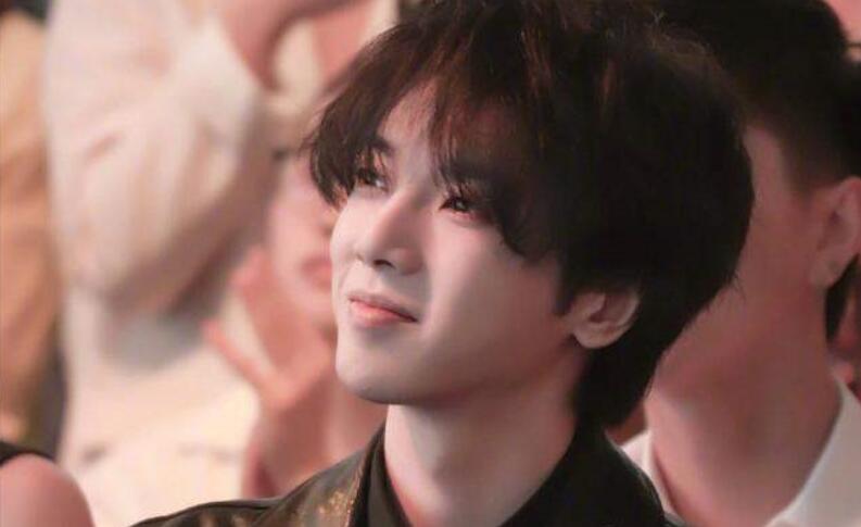 华晨宇@华晨宇：与生俱来的音乐鬼才，始终如一坚守内心的理念