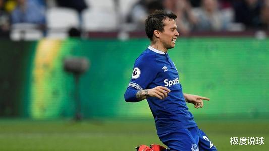 埃弗顿|四大边锋只留一人，埃弗顿变阵，他们成最大牺牲品