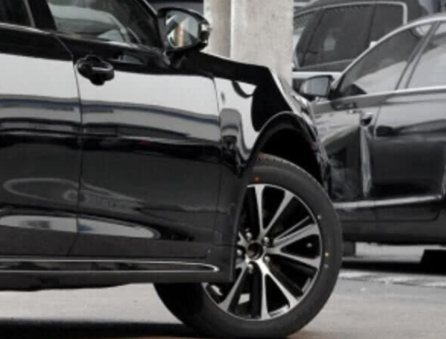 「丰田皇冠」继锐志后,丰田又一好车倒下!曾50万提车得排队,现23万卖不动