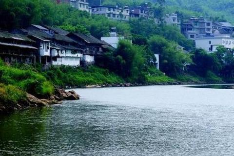 『古镇』国内最神秘的古镇，历史中没有任何记载，每年游客络绎不绝