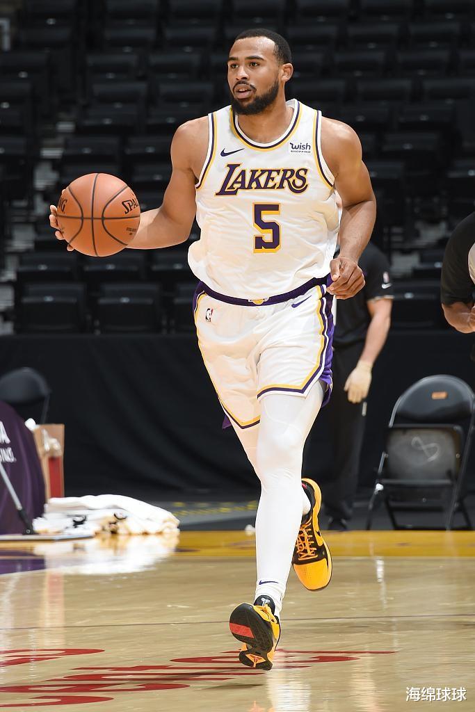 独行侠|2年240万！湖人续约第一人确认了，三队休赛季哄抢，塔克怎么想？