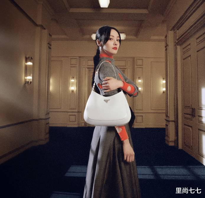 郑爽|郑爽风波后首露面，现身北京台节目录制，满脸笑容淡定营业显憔悴