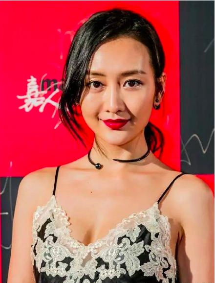 「左小青」娱乐圈女人味十足的女星,左小青知性,而温碧霞的风情你学不会!
