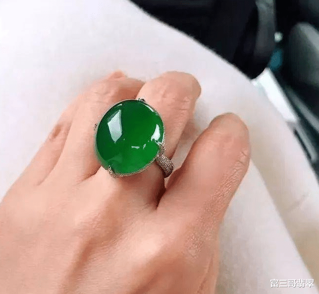 翡翠|翡翠市场透明话，未来的行情又该如何，与这五个要素紧密相连！