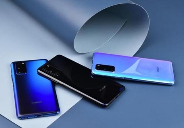 华为荣耀■华为也扛不住了，8+256G从4199跌到2819，睁大眼先别“捡漏”