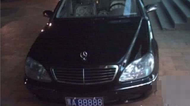 提心吊胆@“乔四”车牌回来了，当年让人提心吊胆，新车主身份成谜