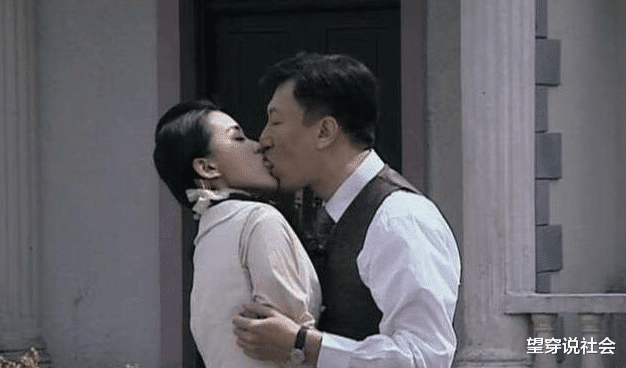 『吻戏』明星拍“吻戏”为什么只有上半身？真相爆出后，简直不像话！